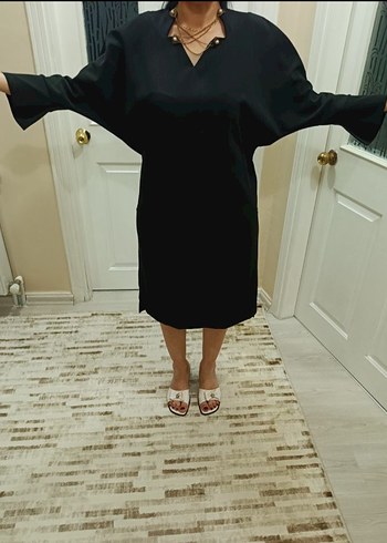 Siyah V Yakalı Uzun Kollu Drapeli Kalem Elbise - Görsel 3