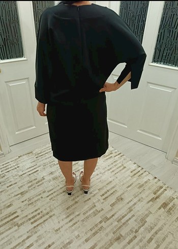 Siyah V Yakalı Uzun Kollu Drapeli Kalem Elbise - Görsel 4