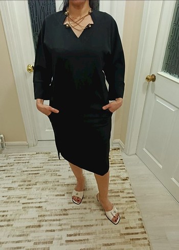 Siyah V Yakalı Uzun Kollu Drapeli Kalem Elbise - Görsel 2
