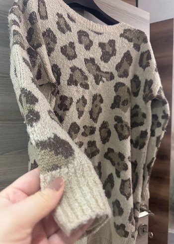 Leopar Desenli Gri Örgü Kadın Kazak - Görsel 4