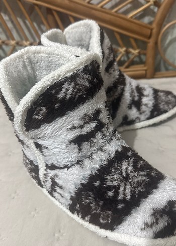 Kadın Gri Örgü Sıcak Ev Terliği - Görsel 2