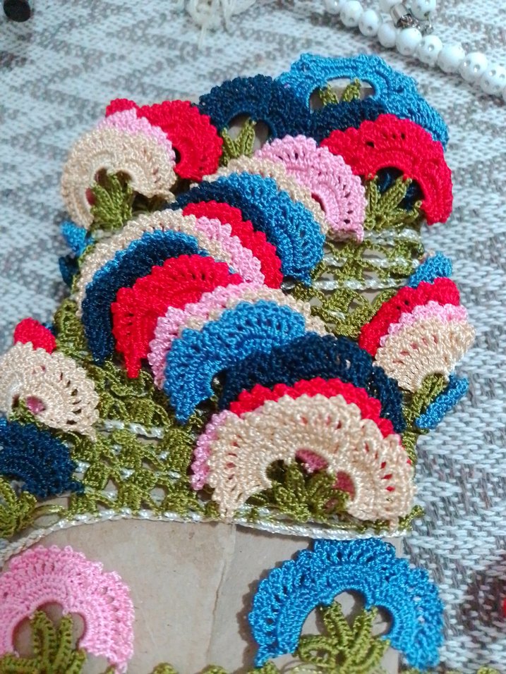 Renkli Fırfırlı Örgü Kadın Fular - Görsel 2