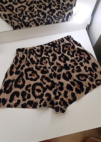 Leopar Desenli Kadın Mini Şort