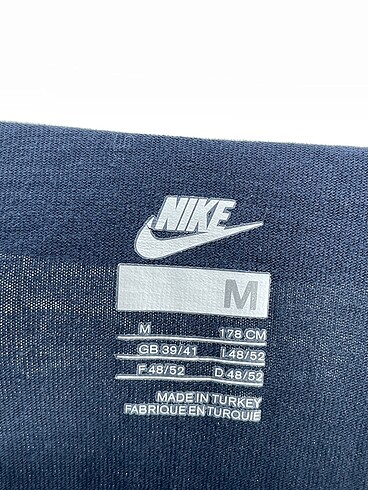 m Beden çeşitli Renk Nike T-shirt %70 İndirimli.