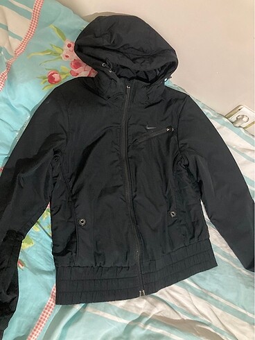 Nike mont