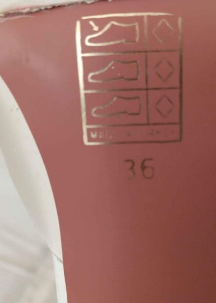 Beyaz deri topuklu ayakkabı  - Görsel 2