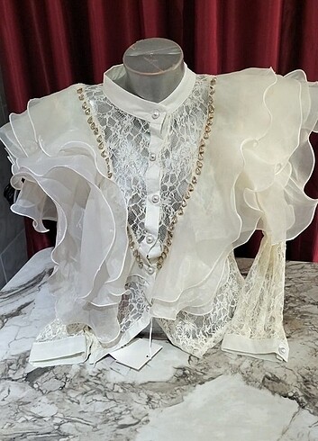 Farklı renk ve modellerde bluz - Görsel 5