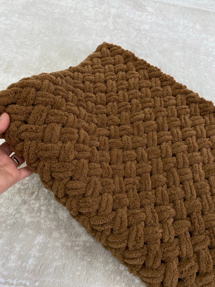 Kahverengi Örgü Çocuk Battaniyesi - Görsel 2