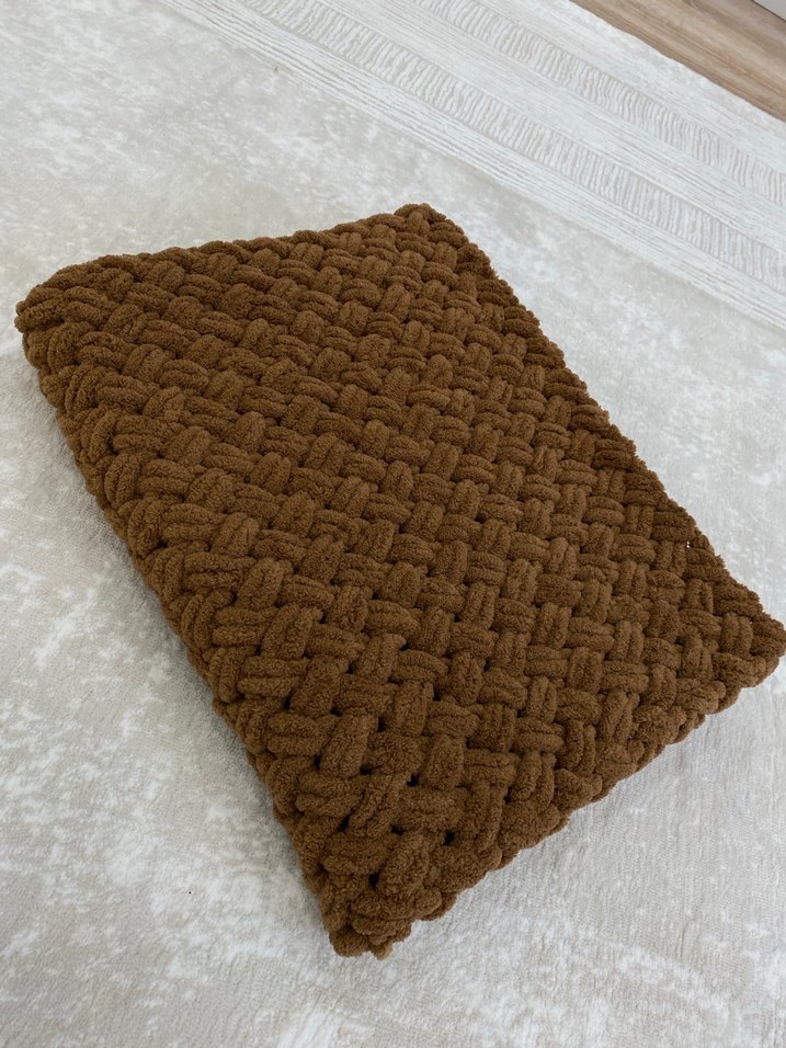 Kahverengi Örgü Çocuk Battaniyesi - Görsel 3