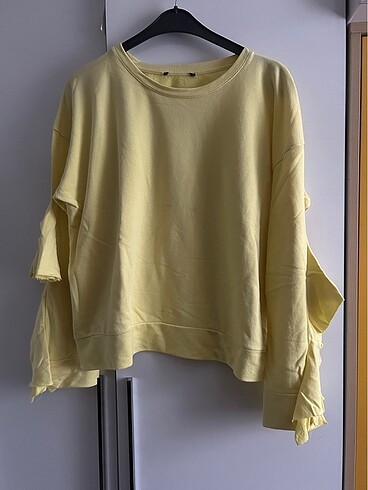 Sarı kol detaylı sweatshirt