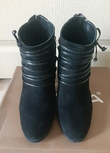 37 Beden Topuklu süet