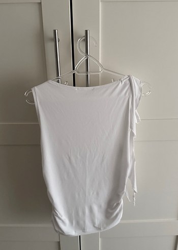 Beyaz Kolsuz Drapeli Halter Yaka Bluz - Görsel 3