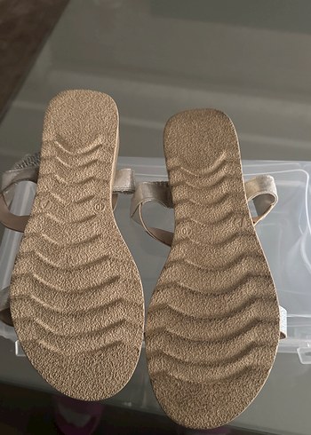 Boncuk İşlemeli Beyaz Dolgu Topuklu Kadın Sandalet - Görsel 2