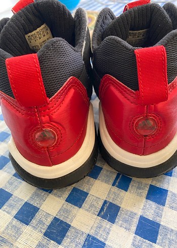 Kırmızı Bağcıklı Basketbol Ayakkabısı orjinal - Görsel 2