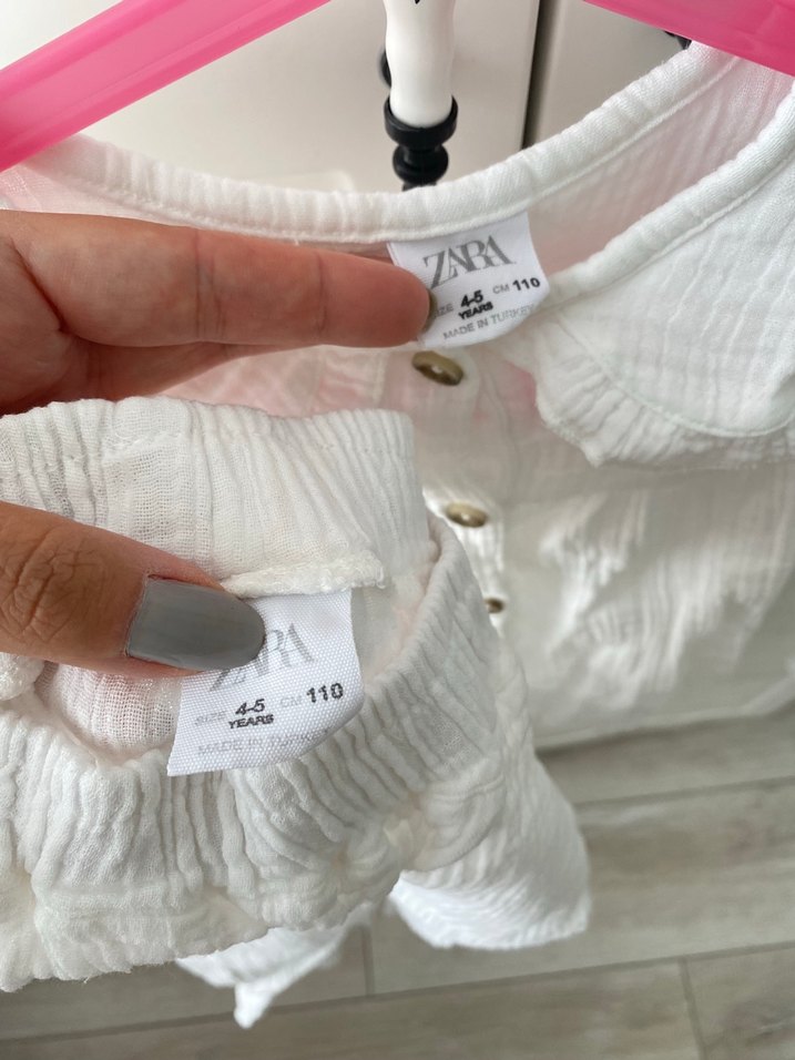 Bebek Kız Beyaz Düğmeli Kısa Kollu Takım - Görsel 3