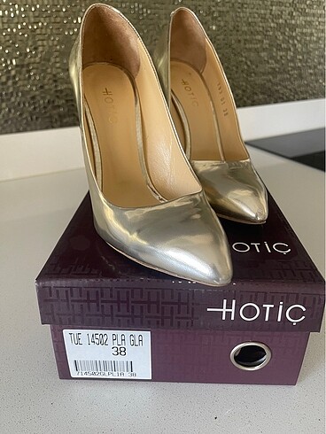 Gold stiletto