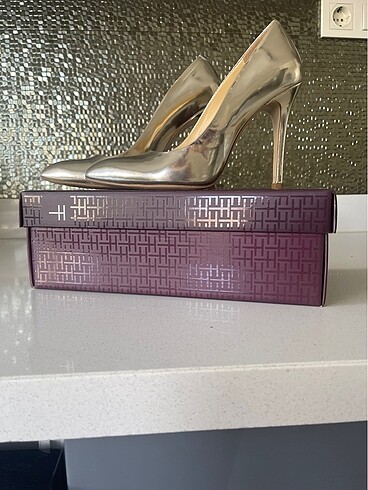 Hotiç Gold stiletto
