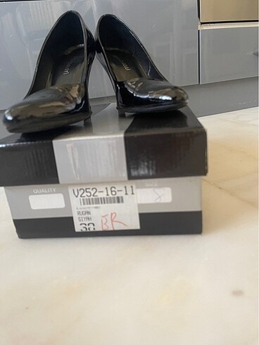 38 Beden siyah Renk Siyah stiletto