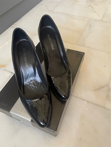 Siyah stiletto