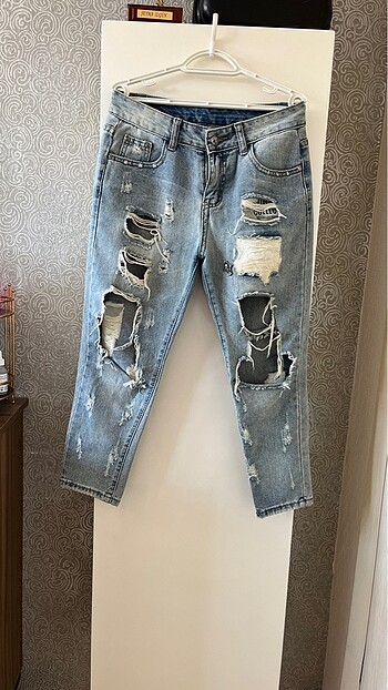 Diğer Yırtık jean