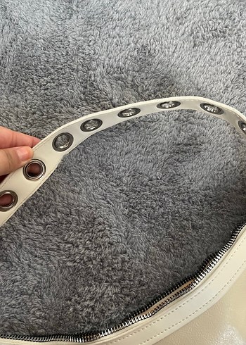 Zincir Detaylı Bej Deri Kadın Çanta - Görsel 2