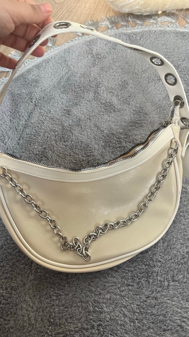 Zincir Detaylı Bej Deri Kadın Çanta - Görsel 3