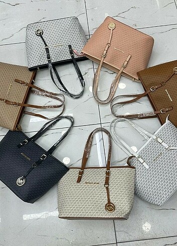 Beden Michael Kors kova model çanta Astarlıdır Ölçü 42x24 Diğer renkle