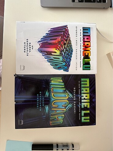Warcross serisi ciltli