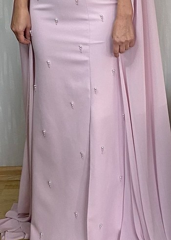 Pembe İşlemeli Uzun V Yaka Abiye Elbise