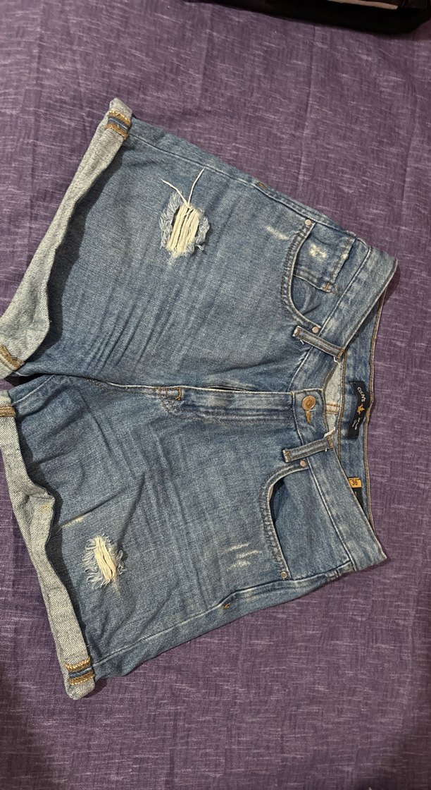 Kadın Mavi Yırtık Kot Şort - Görsel 3