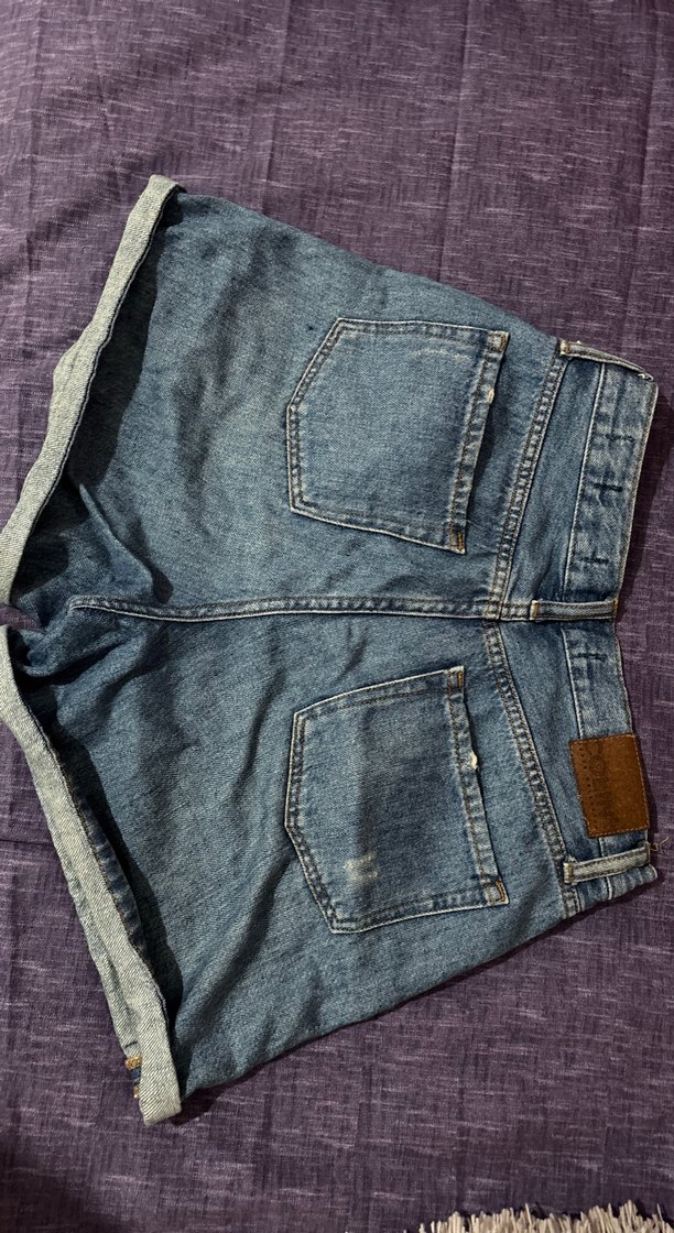 Kadın Mavi Yırtık Kot Şort - Görsel 4