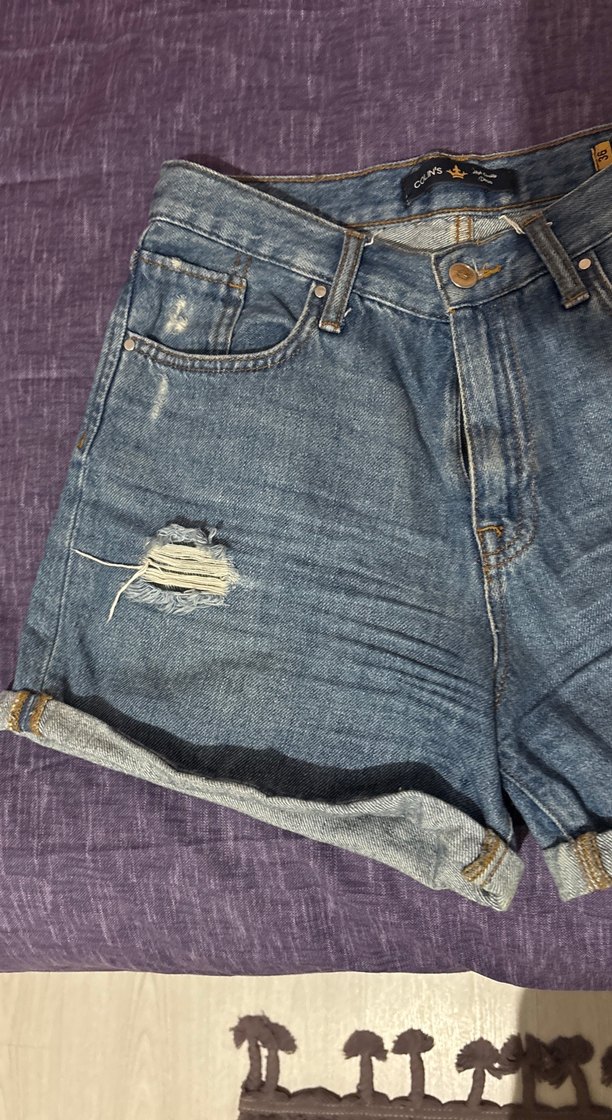 Kadın Mavi Yırtık Kot Şort - Görsel 2