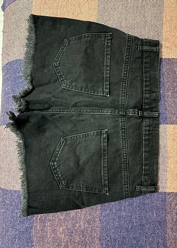 Siyah Düğmeli Mini Denim Şort - Görsel 2