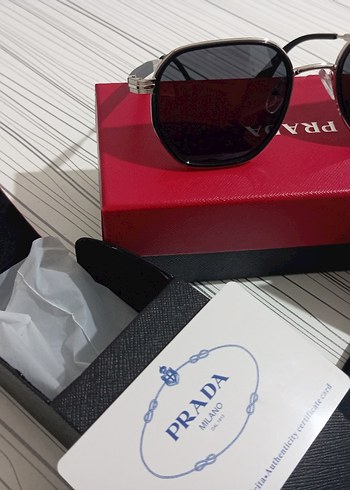 Prada Unisex Polarize Güneş Gözlüğü. Orijinal - Görsel 2