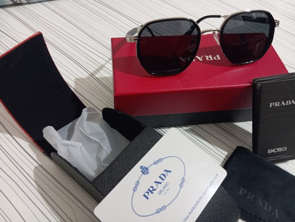 Prada Unisex Polarize Güneş Gözlüğü. Orijinal - Görsel 2