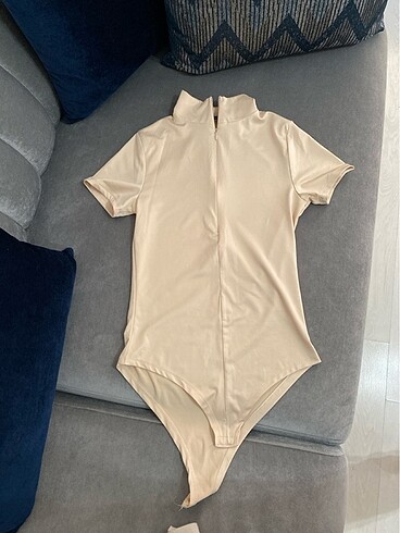Altı cıtcıtlı ten rengi body