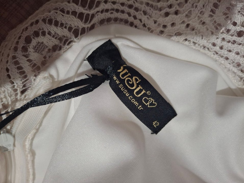 Dantel Detaylı Beyaz V Yaka Kadın Abiye Elbise - Görsel 3