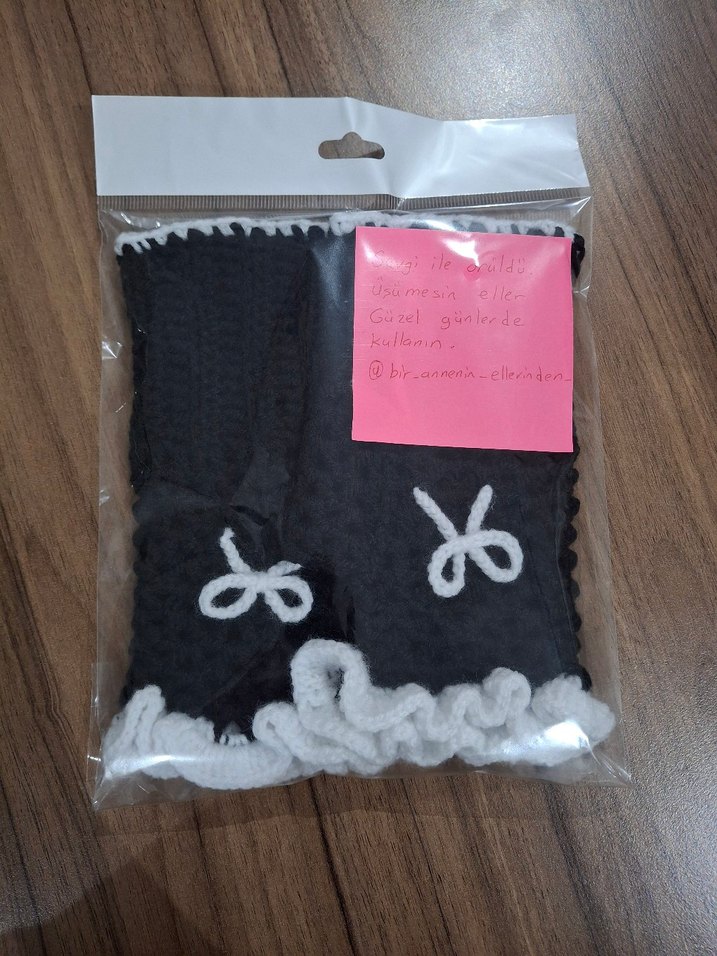 Dantel Detaylı Siyah Örgü Kadın Eldiven - Görsel 3