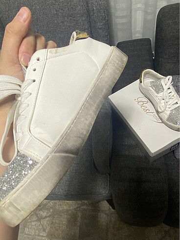 38 Beden Taşlı beyaz sneaker