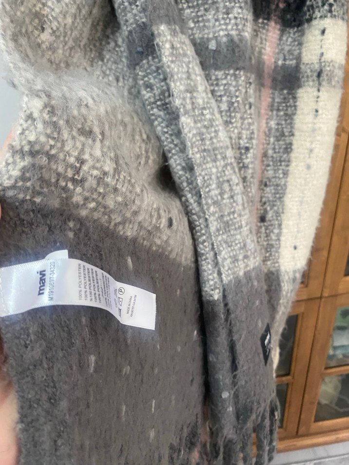 Gri Yün Kadın Püsküllü Şal - Görsel 3