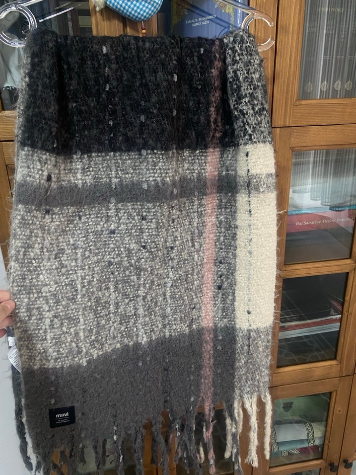 Gri Yün Kadın Püsküllü Şal - Görsel 4