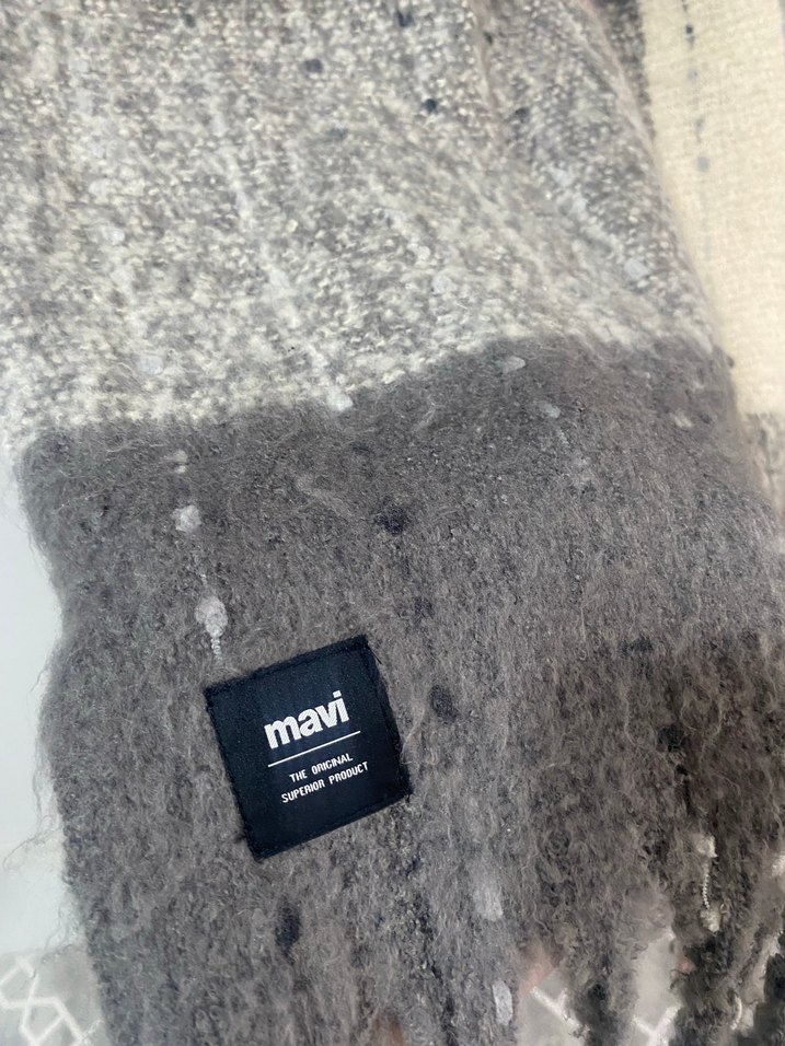 Gri Yün Kadın Püsküllü Şal - Görsel 2