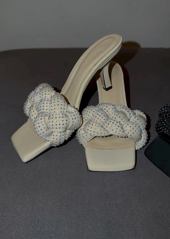 İnci İşlemeli Beyaz Topuklu Kadın Ayakkabı - Görsel 4