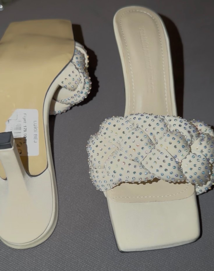 İnci İşlemeli Beyaz Topuklu Kadın Ayakkabı - Görsel 3