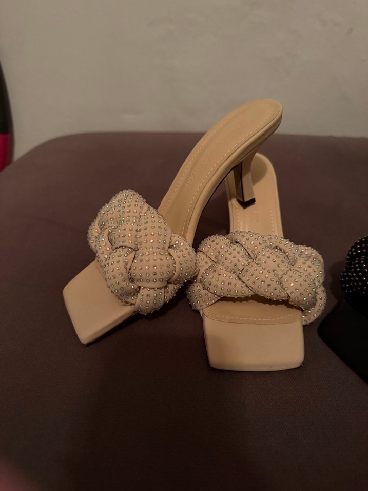 İnci İşlemeli Beyaz Topuklu Kadın Ayakkabı - Görsel 5