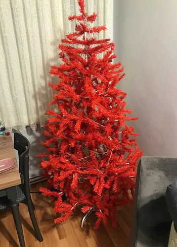 Canlı Kırmızı Yeni Yıl Ağacı - Görsel 4