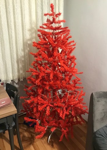 Canlı Kırmızı Yeni Yıl Ağacı - Görsel 2