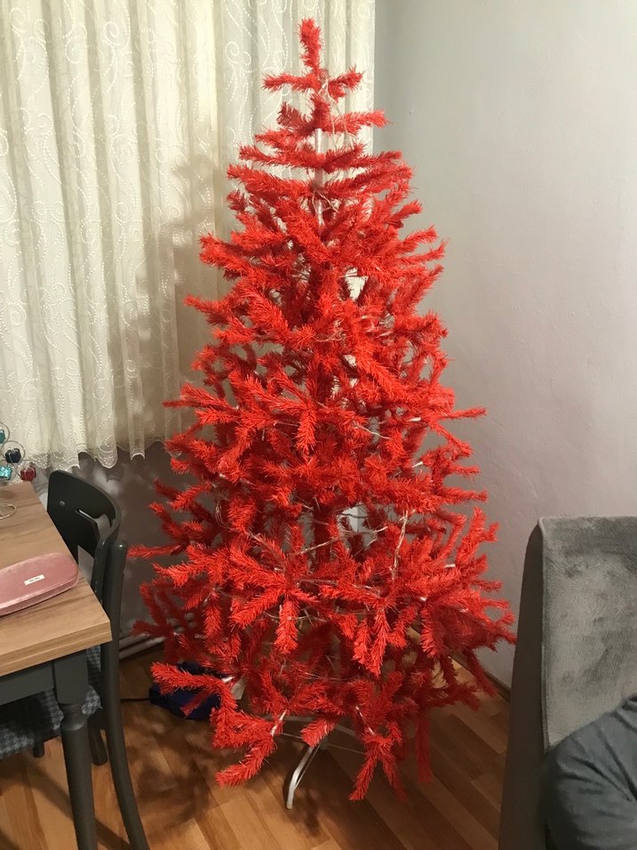 Canlı Kırmızı Yeni Yıl Ağacı - Görsel 2