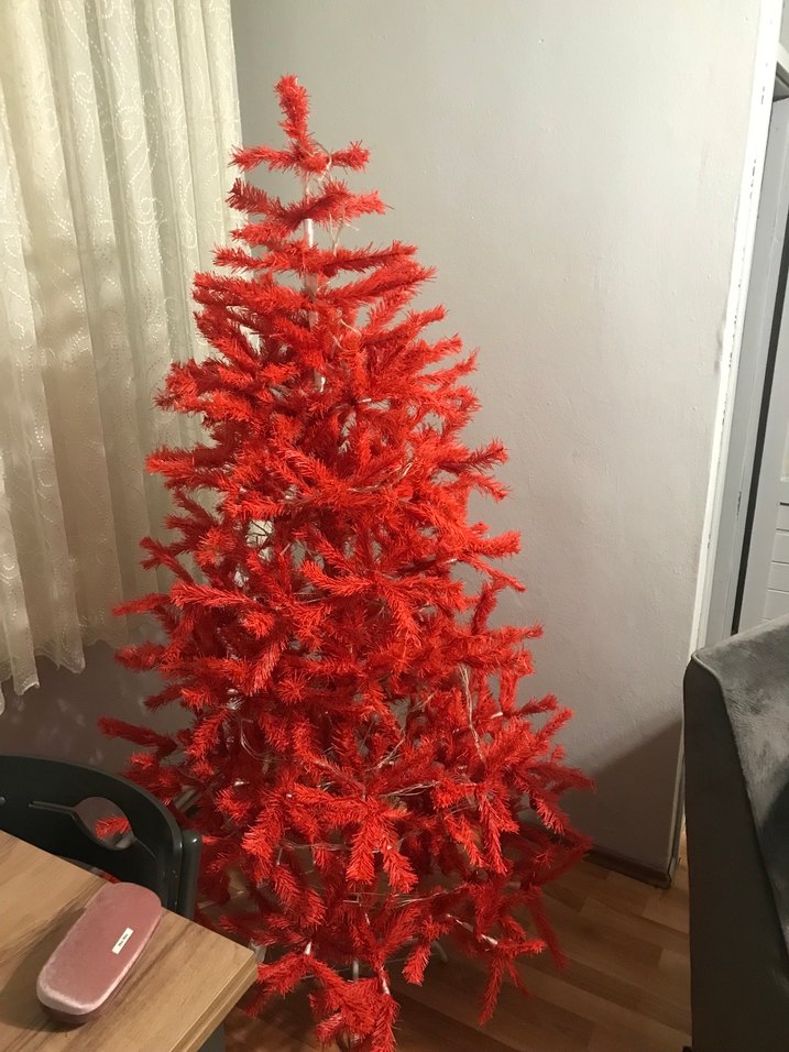 Canlı Kırmızı Yeni Yıl Ağacı - Görsel 5