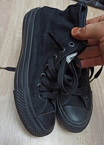 Converse model spor ayakkabı 35 numara siyah 